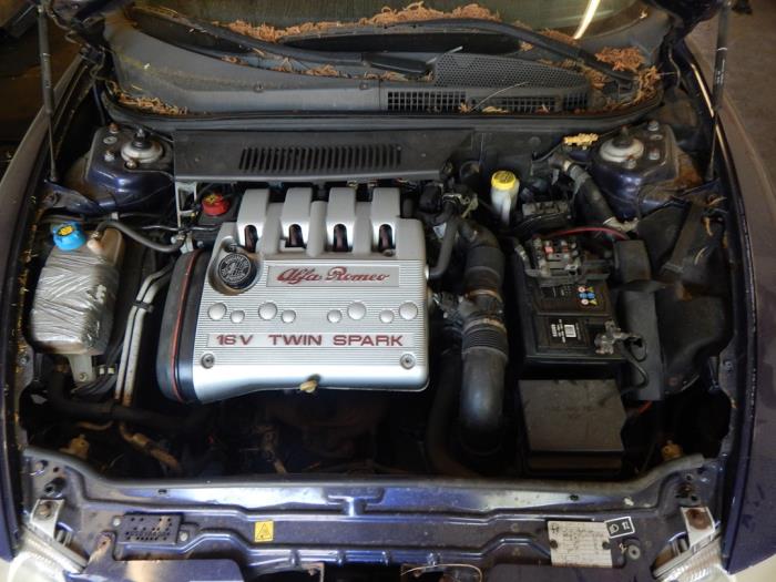 Alfa Romeo 147 1.6 Twin Spark 16V Vehículo de desguace (2001, Azul)