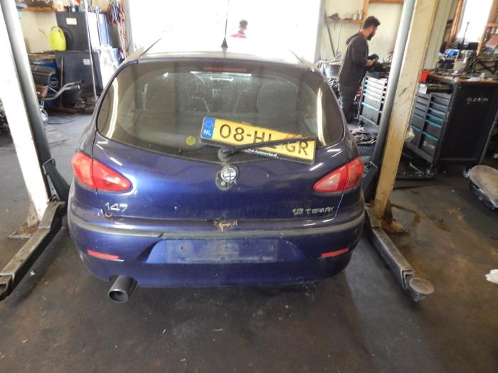 Alfa Romeo 147 1.6 Twin Spark 16V Vehículo de desguace (2001, Azul)