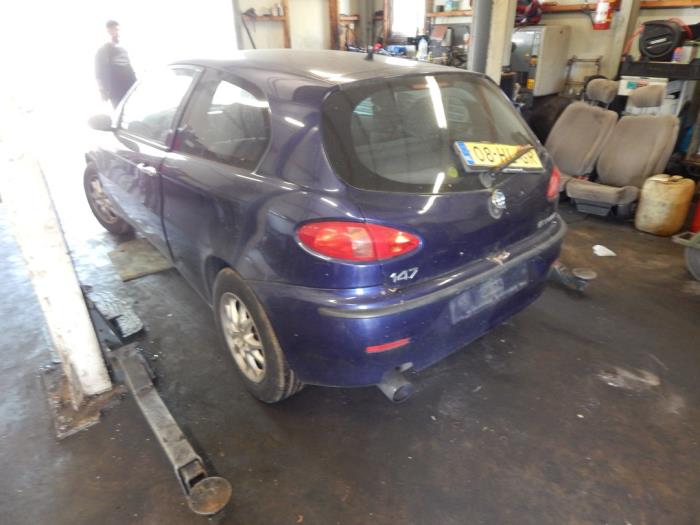 Alfa Romeo 147 1.6 Twin Spark 16V Vehículo de desguace (2001, Azul)