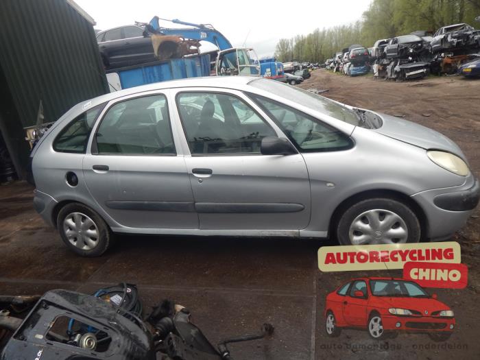 Citroen Xsara Picasso 1.8 16V Épave (2002, Gris)