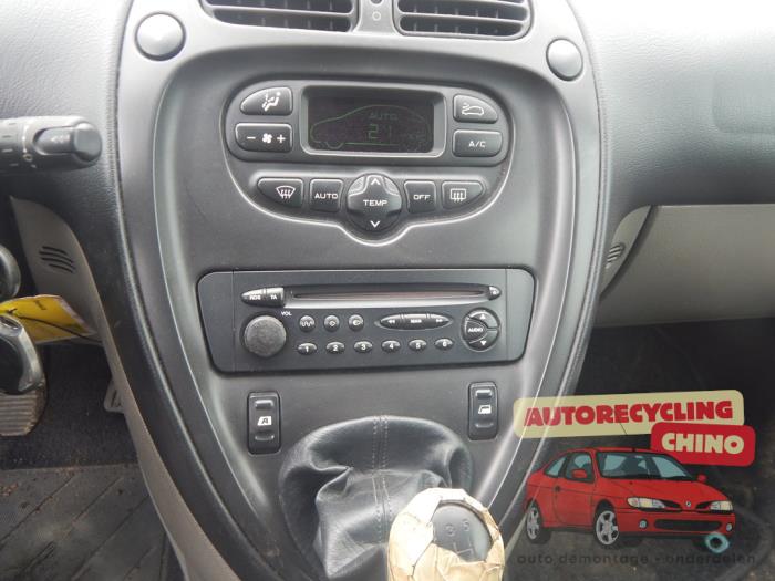 Citroen Xsara Picasso 1.8 16V Épave (2002, Gris)