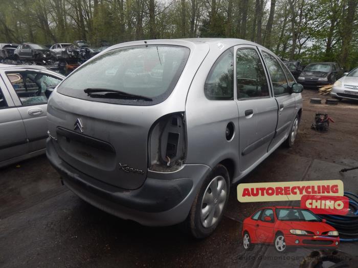 Citroen Xsara Picasso 1.8 16V Épave (2002, Gris)
