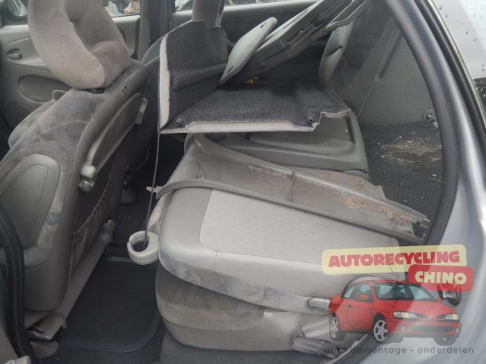 Citroen Xsara Picasso 1.8 16V Épave (2002, Gris)