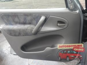 Citroen Xsara Picasso 1.8 16V Épave (2002, Gris)