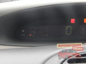 Citroen Xsara Picasso 1.8 16V Épave (2002, Gris)
