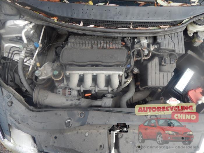Honda Civic 1.4i Type S 16V Schrottauto (2009, Grau)
