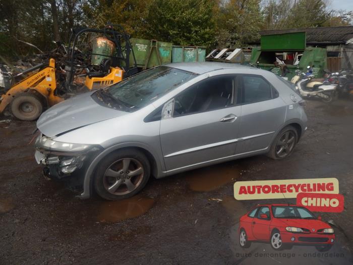 Honda Civic 1.4i Type S 16V Épave (2009, Gris)