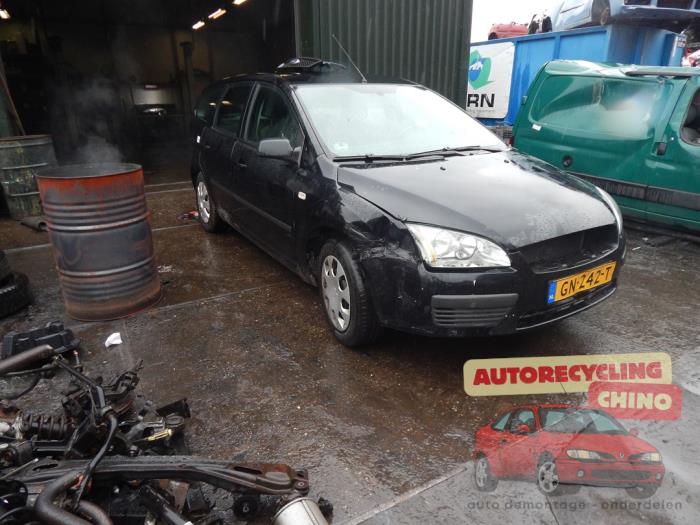 Ford Focus 2 Wagon 1.8 16V Vehículo de desguace (2006, Negro)