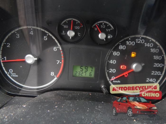 Ford Focus 2 Wagon 1.8 16V Vehículo de desguace (2006, Negro)