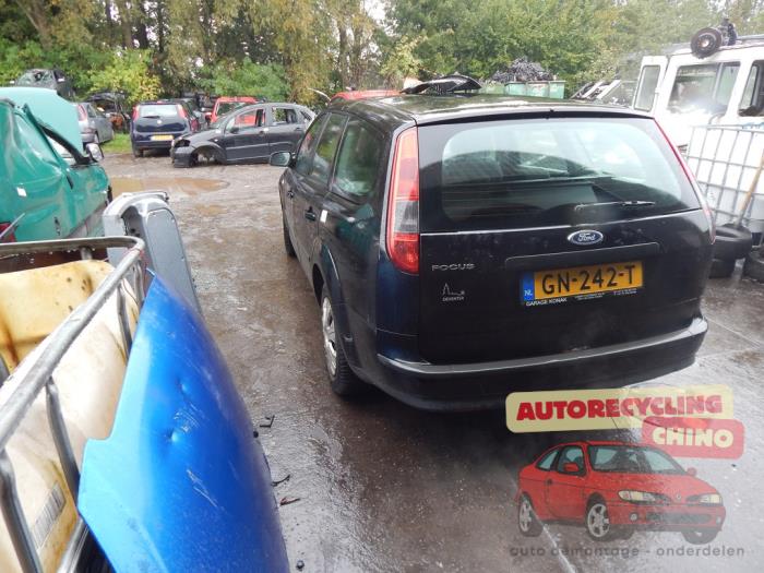 Ford Focus 2 Wagon 1.8 16V Vehículo de desguace (2006, Negro)
