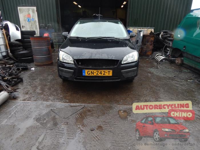 Ford Focus 2 Wagon 1.8 16V Vehículo de desguace (2006, Negro)