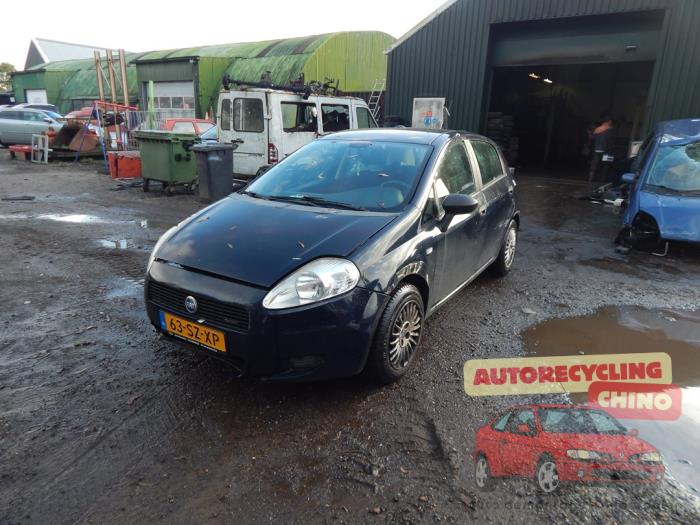 Fiat Grande Punto 1.3 JTD Multijet 16V Vehículo de desguace (2006, Azul)