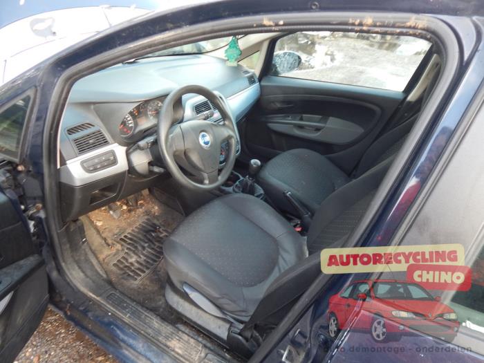 Fiat Grande Punto 1.3 JTD Multijet 16V Vehículo de desguace (2006, Azul)