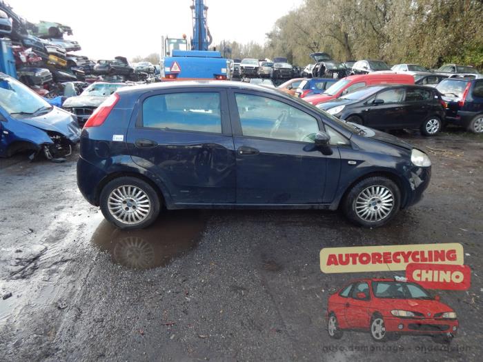 Fiat Grande Punto 1.3 JTD Multijet 16V Vehículo de desguace (2006, Azul)