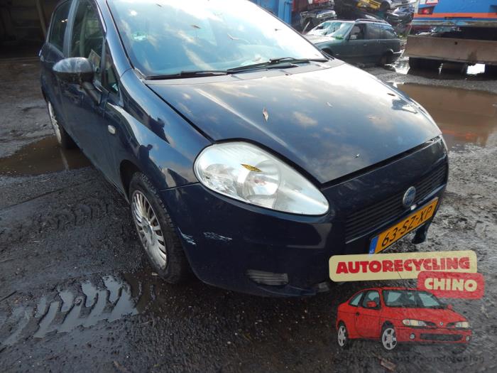 Fiat Grande Punto 1.3 JTD Multijet 16V Vehículo de desguace (2006, Azul)