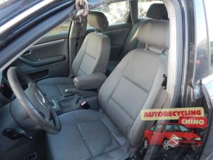 Audi A4 Avant 2.0 20V Épave (2002, Noir)