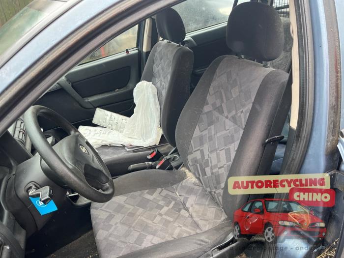 Opel Astra G Caravan 1.6 16V Skrotfordon (1999, BLAUW)