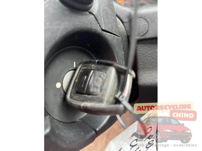 Opel Astra G Caravan 1.6 16V Skrotfordon (1999, BLAUW)