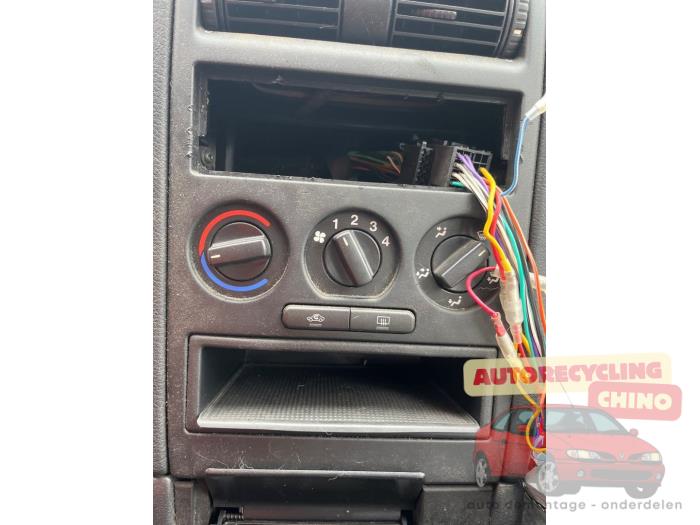 Opel Astra G Caravan 1.6 16V Skrotfordon (1999, BLAUW)