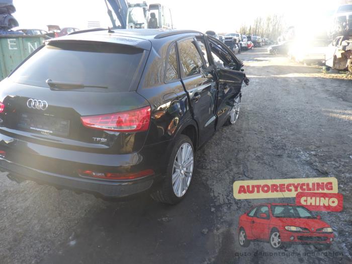 Audi Q3 1.4 45 TFSI e 16V Épave (2018, Noir)