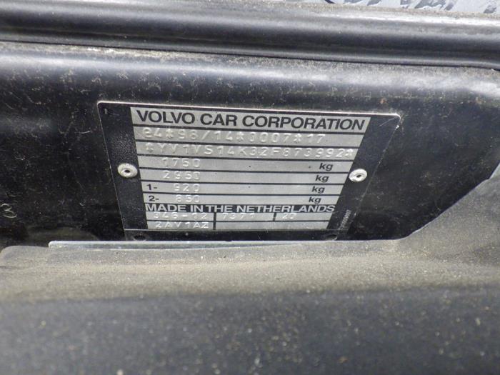 Volvo S40 1.8 16V Vehículo de desguace (2002, Negro)