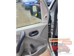 Renault Kangoo Express 1.5 dCi 105 FAP Samochód złomowany (2009, Szary)