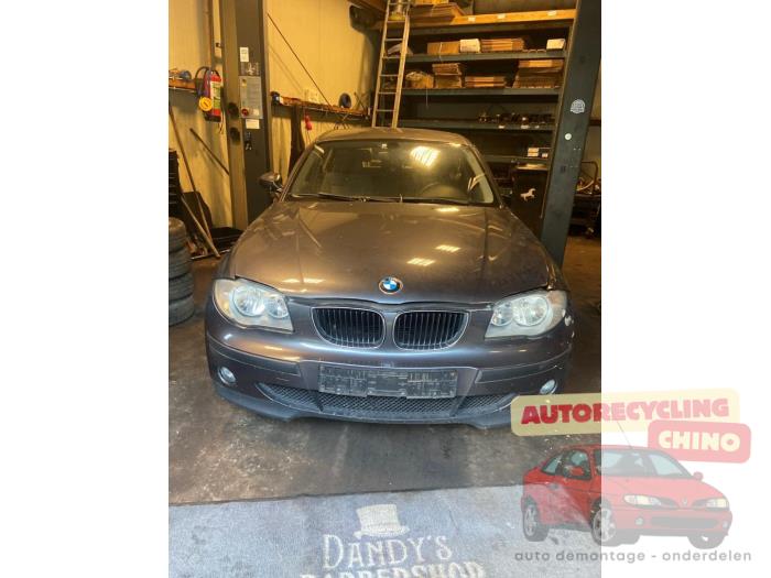 BMW 1 serie 120i 16V Vehículo de desguace (2007, Oscuro, Gris)