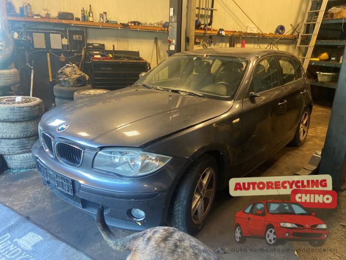 BMW 1 serie 120i 16V Vehículo de desguace (2007, Oscuro, Gris)