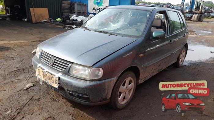 Volkswagen Polo III 1.6i 75 Skrotfordon (1999, BLAUW)