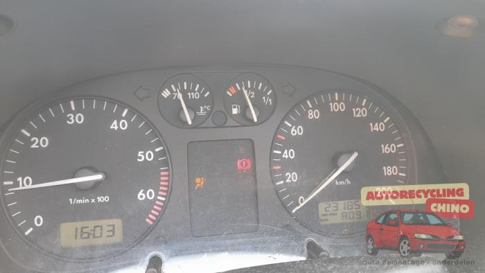 Volkswagen Polo III 1.6i 75 Skrotfordon (1999, BLAUW)