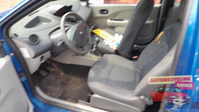 Renault Twingo II 1.2 Épave (2008, Bleu)