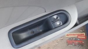 Renault Twingo II 1.2 Épave (2008, Bleu)
