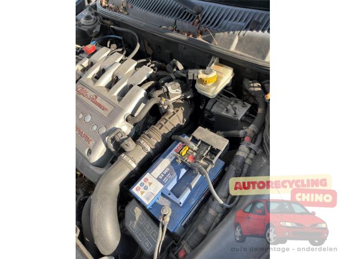 Alfa Romeo 156 1.8 Twin Spark 16V Samochód złomowany (2002, Czarny)
