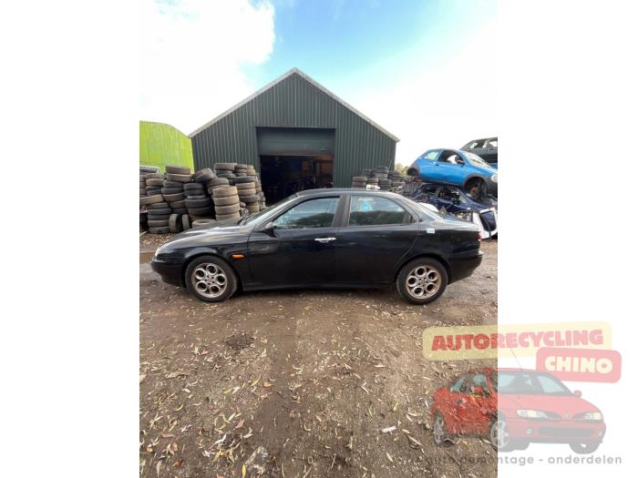 Alfa Romeo 156 1.8 Twin Spark 16V Samochód złomowany (2002, Czarny)