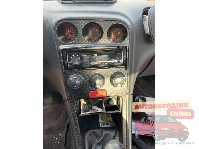 Alfa Romeo 156 1.8 Twin Spark 16V Samochód złomowany (2002, Czarny)