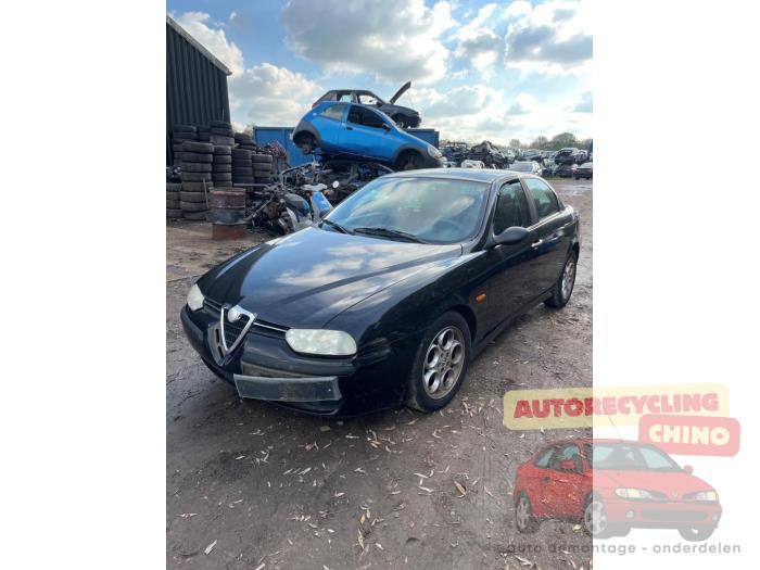 Alfa Romeo 156 1.8 Twin Spark 16V Samochód złomowany (2002, Czarny)