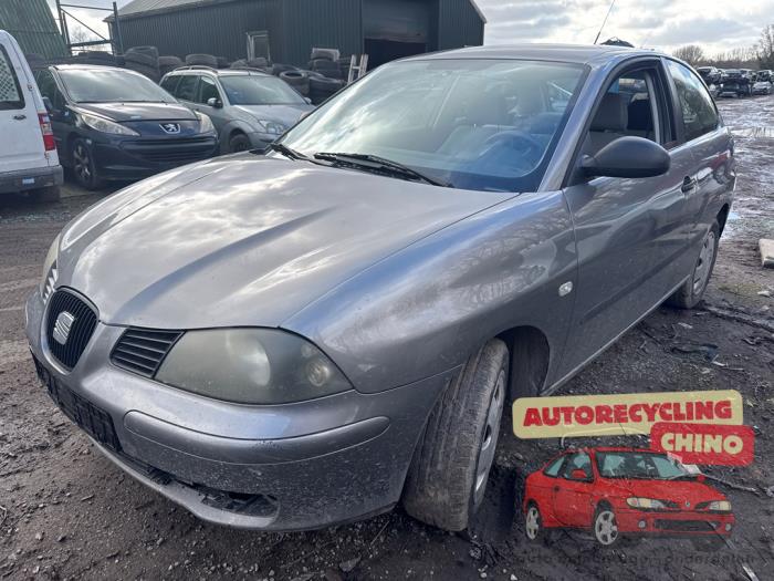 Seat Ibiza III 1.4 16V 75 Skrotfordon (2003, GRIJS)