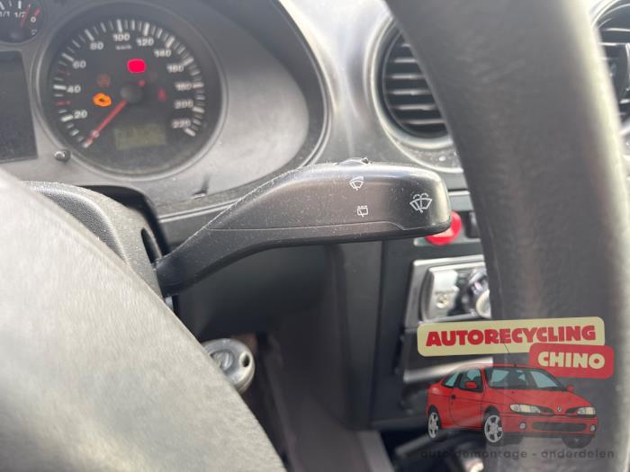 Seat Ibiza III 1.4 16V 75 Skrotfordon (2003, GRIJS)