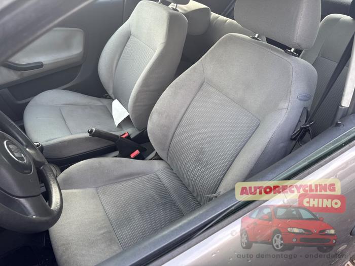 Seat Ibiza III 1.4 16V 75 Skrotfordon (2003, GRIJS)