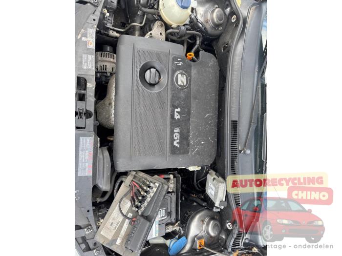 Seat Ibiza III 1.4 16V 75 Skrotfordon (2003, GRIJS)