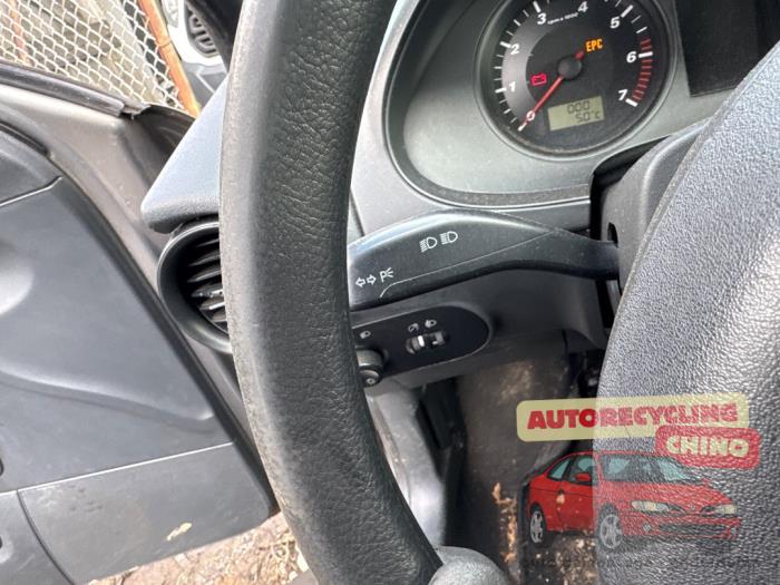 Seat Ibiza III 1.4 16V 75 Skrotfordon (2003, GRIJS)