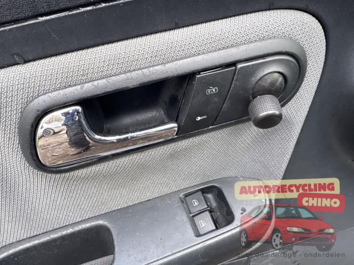 Seat Ibiza III 1.4 16V 75 Skrotfordon (2003, GRIJS)