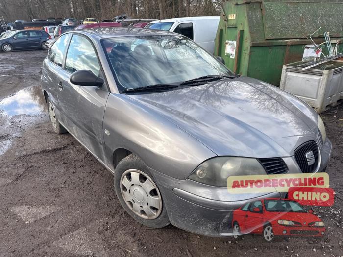 Seat Ibiza III 1.4 16V 75 Skrotfordon (2003, GRIJS)