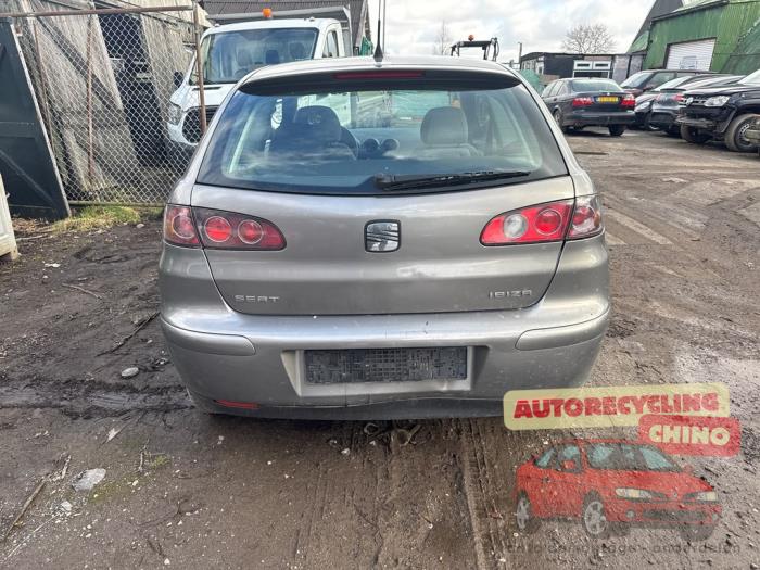 Seat Ibiza III 1.4 16V 75 Skrotfordon (2003, GRIJS)