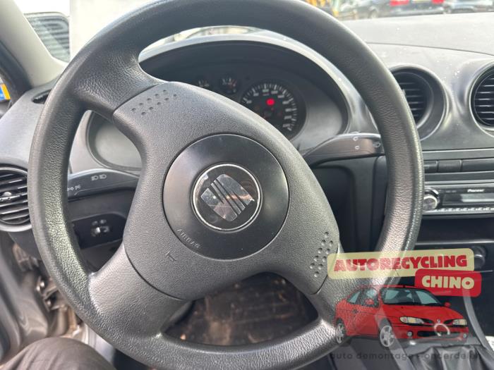 Seat Ibiza III 1.4 16V 75 Skrotfordon (2003, GRIJS)