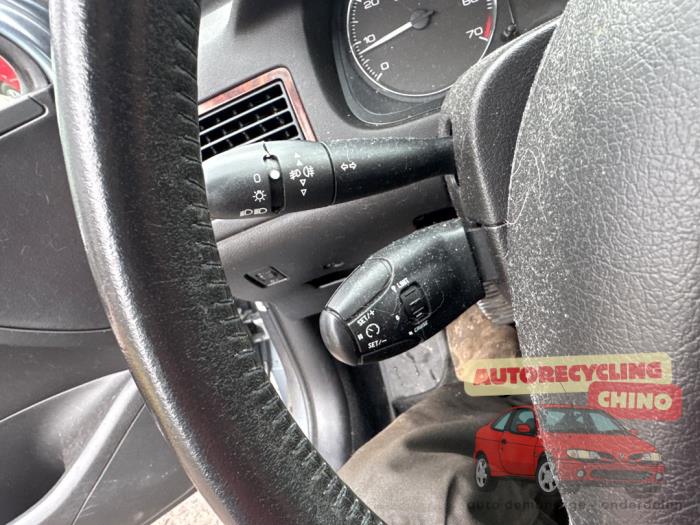 Peugeot 307 1.6 16V Épave (2006, Gris)