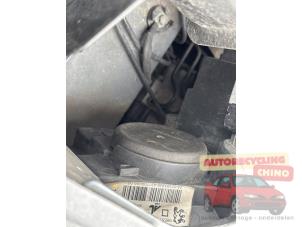 Peugeot 307 1.6 16V Épave (2006, Gris)