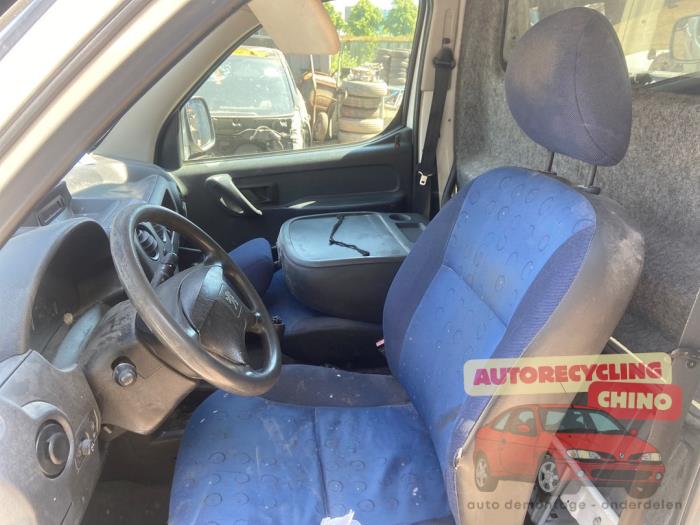 Peugeot Partner 1.9D Salvage vehicle (2005, White)