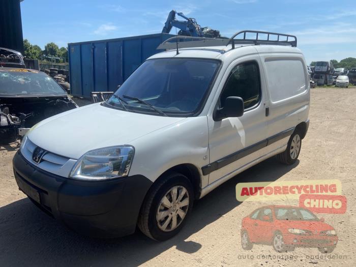 Peugeot Partner 1.9D Salvage vehicle (2005, White)
