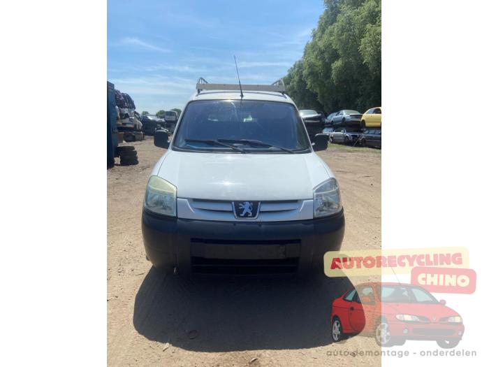 Peugeot Partner 1.9D Salvage vehicle (2005, White)